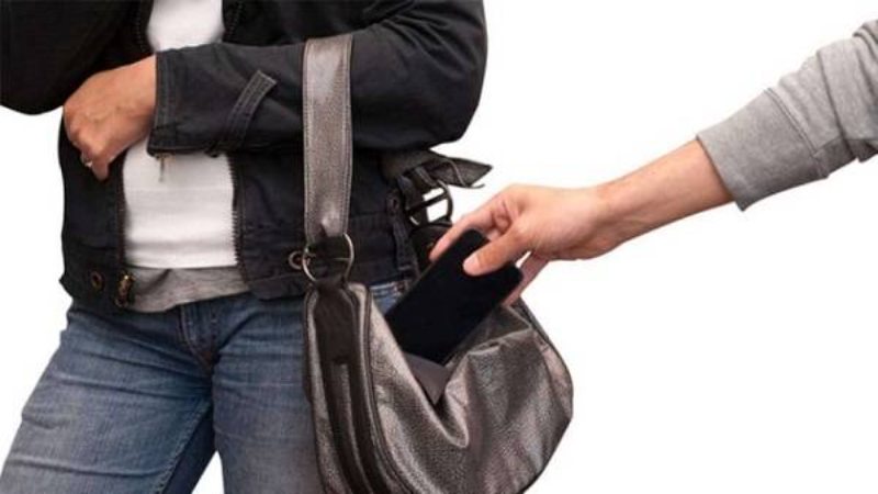 mo thay mat dien thoai 2 Mơ thấy mất điện thoại do bị trộm liên quan đến tình cảm